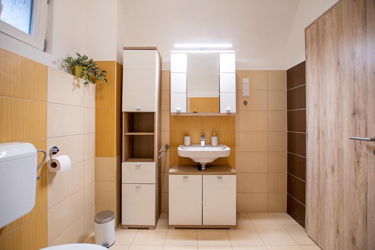 Zora Lak Apartment Шопрон Екстериор снимка