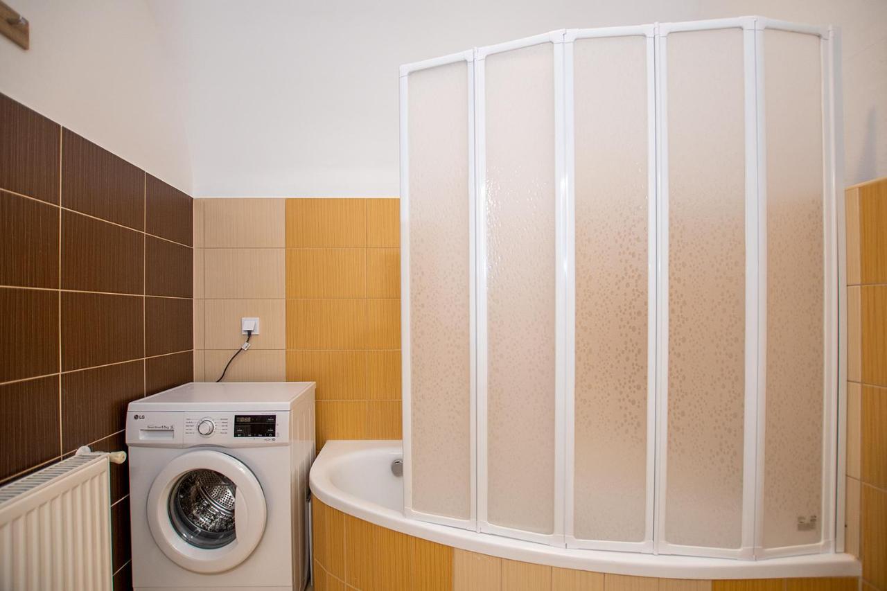 Zora Lak Apartment Шопрон Екстериор снимка